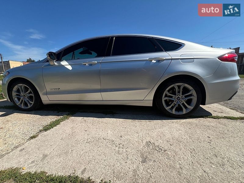Седан Ford Fusion 2018 в Киеве