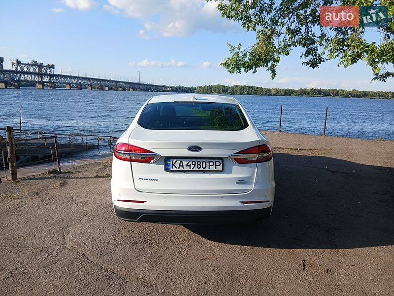 Седан Ford Fusion 2019 в Днепре