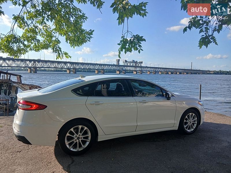 Седан Ford Fusion 2019 в Днепре