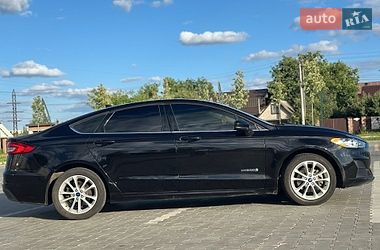 Седан Ford Fusion 2019 в Ірпені