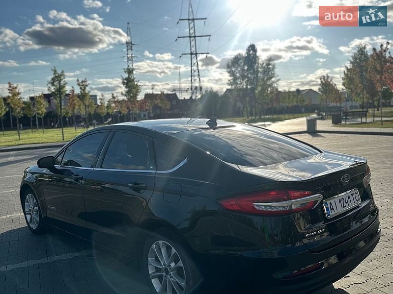 Седан Ford Fusion 2019 в Ірпені