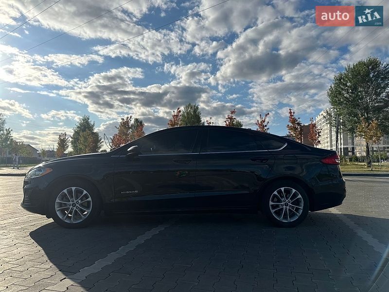 Седан Ford Fusion 2019 в Ірпені