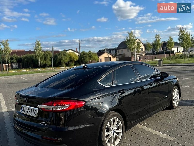 Седан Ford Fusion 2019 в Ірпені