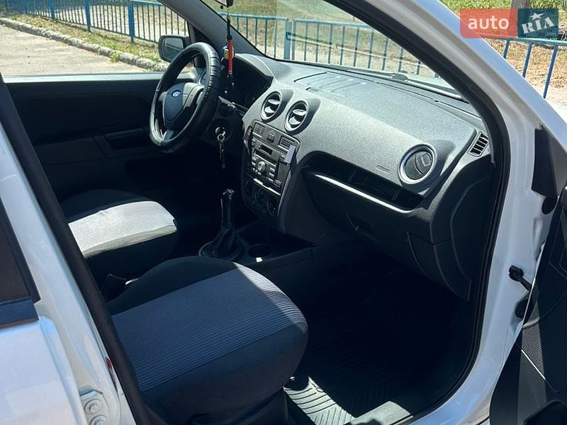 Хэтчбек Ford Fusion 2006 в Житомире