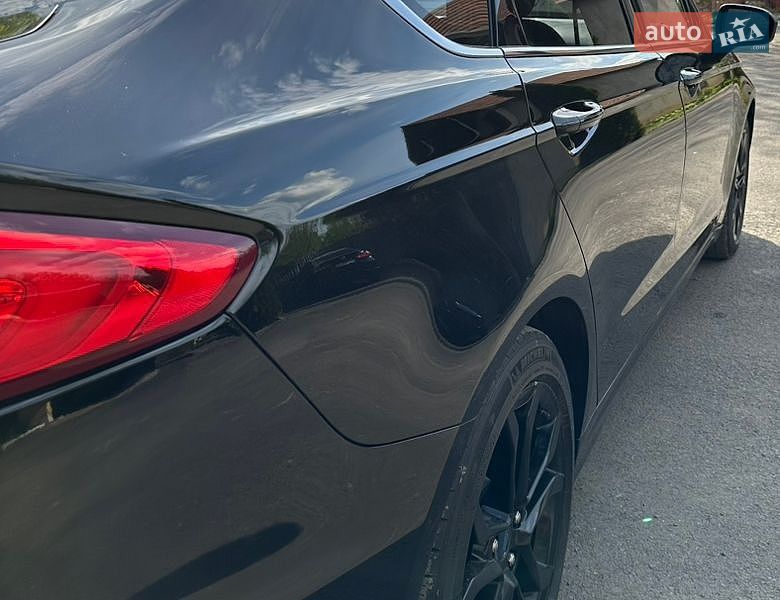 Седан Ford Fusion 2019 в Береговому