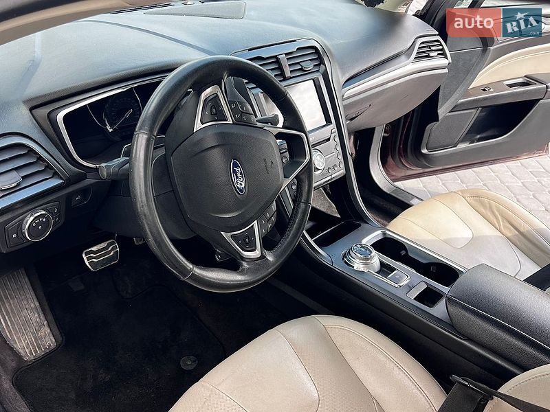 Седан Ford Fusion 2016 в Чернівцях