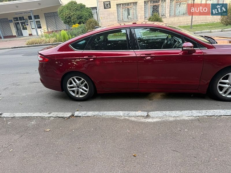 Седан Ford Fusion 2015 в Чернигове