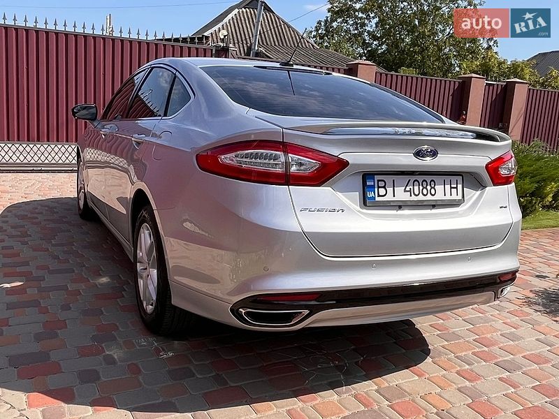 Седан Ford Fusion 2016 в Миргороде