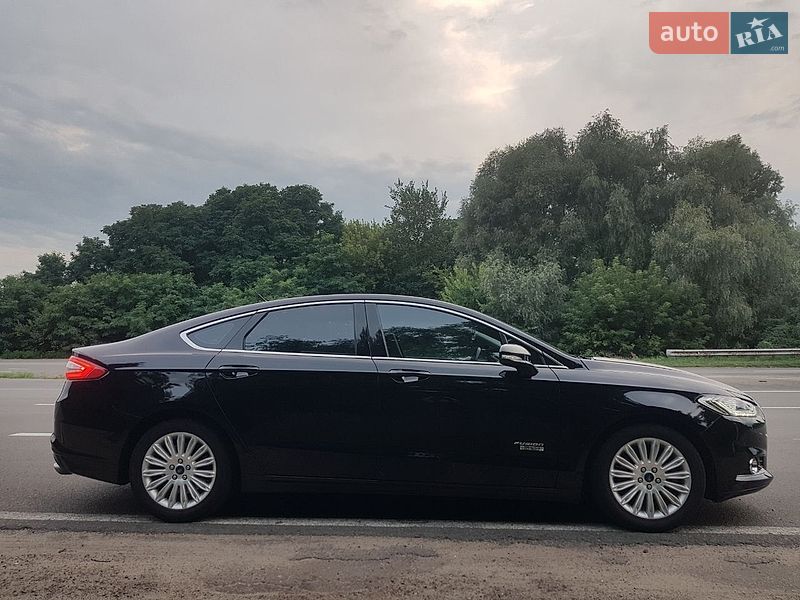 Седан Ford Fusion 2015 в Києві