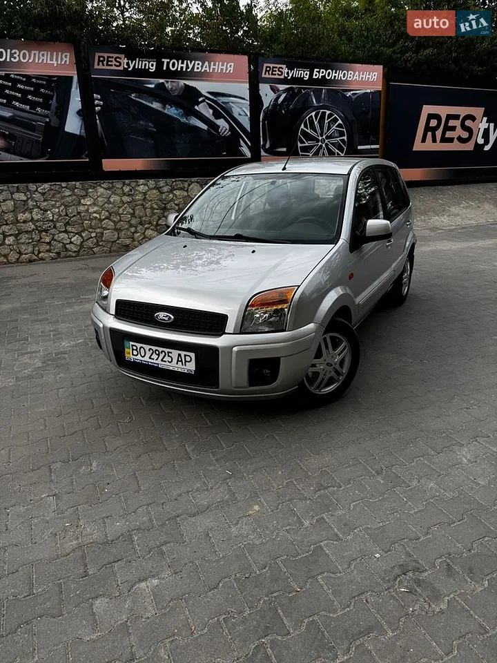 2010 Ford Fusion - мініатюра 2