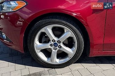 Седан Ford Fusion 2015 в Львове