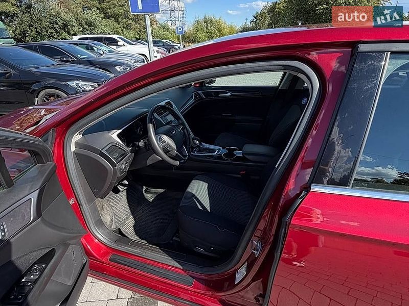 Седан Ford Fusion 2015 в Львове