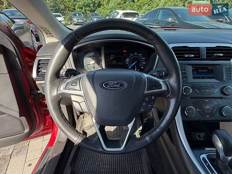 Седан Ford Fusion 2015 в Львове