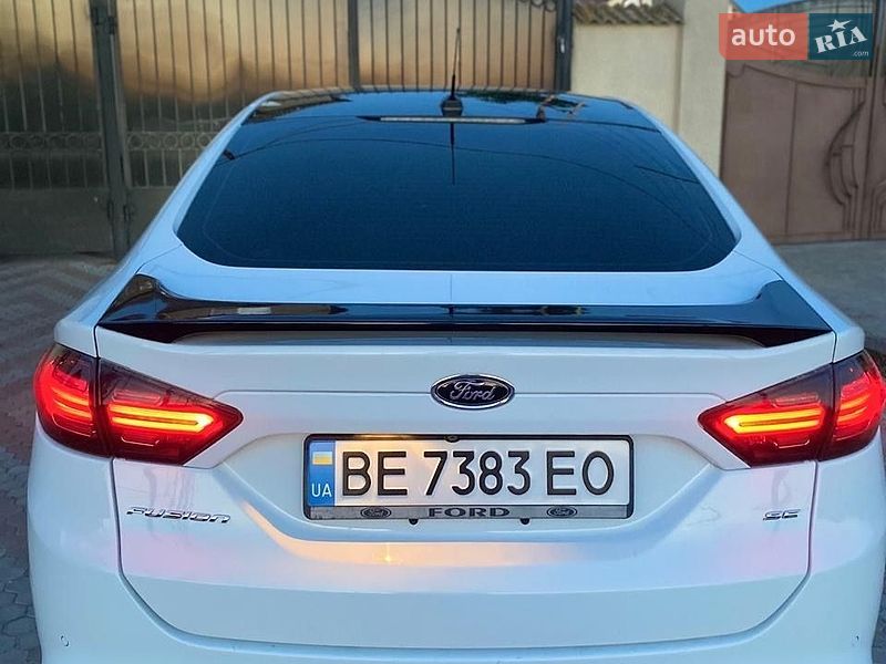 Седан Ford Fusion 2015 в Одесі