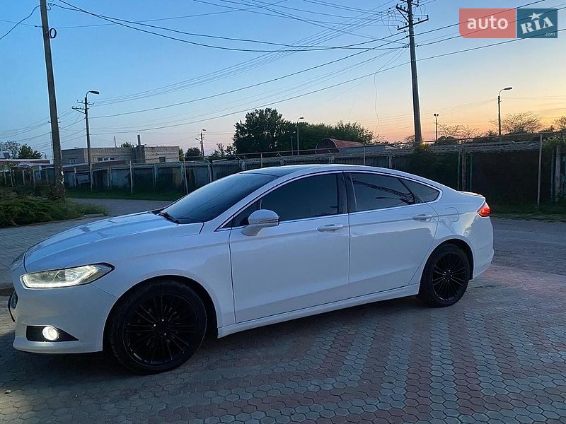 Седан Ford Fusion 2015 в Одесі