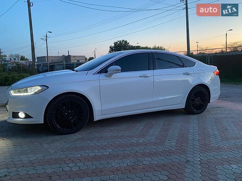 Седан Ford Fusion 2015 в Одесі