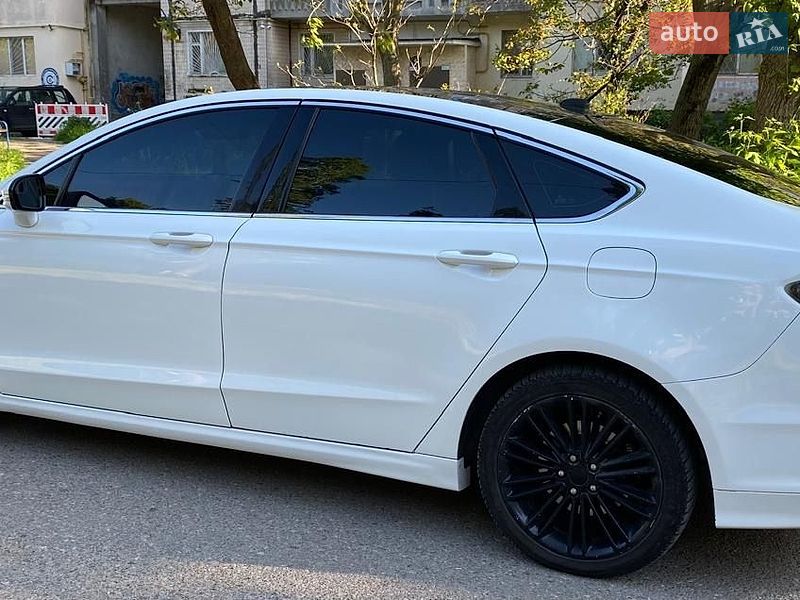 Седан Ford Fusion 2015 в Одесі