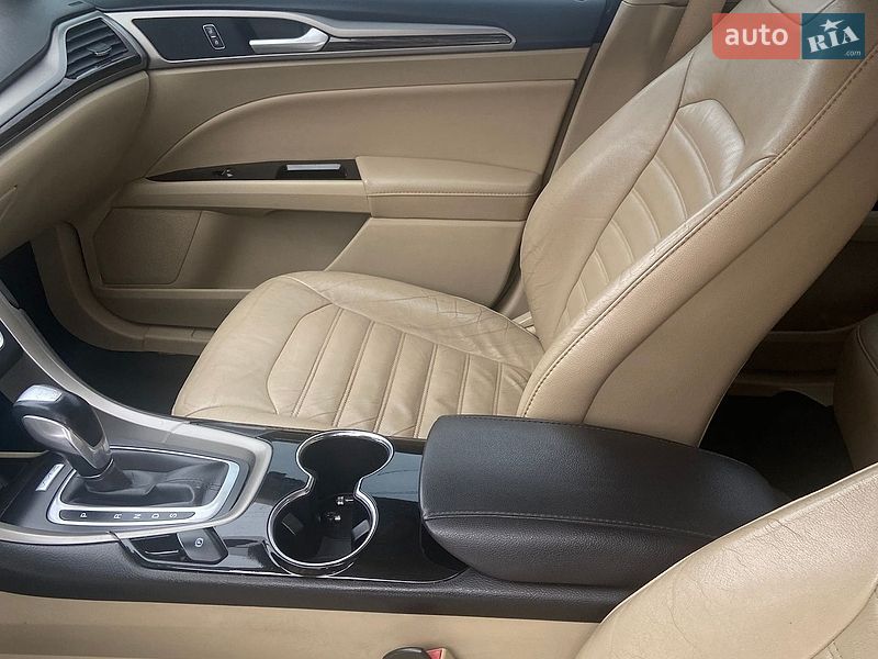 Седан Ford Fusion 2015 в Одесі