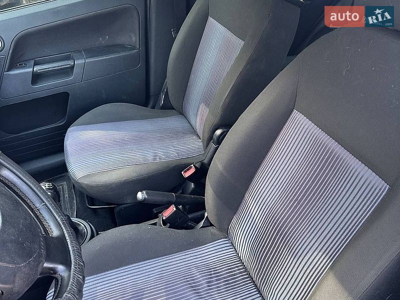 Хэтчбек Ford Fusion 2005 в Запорожье