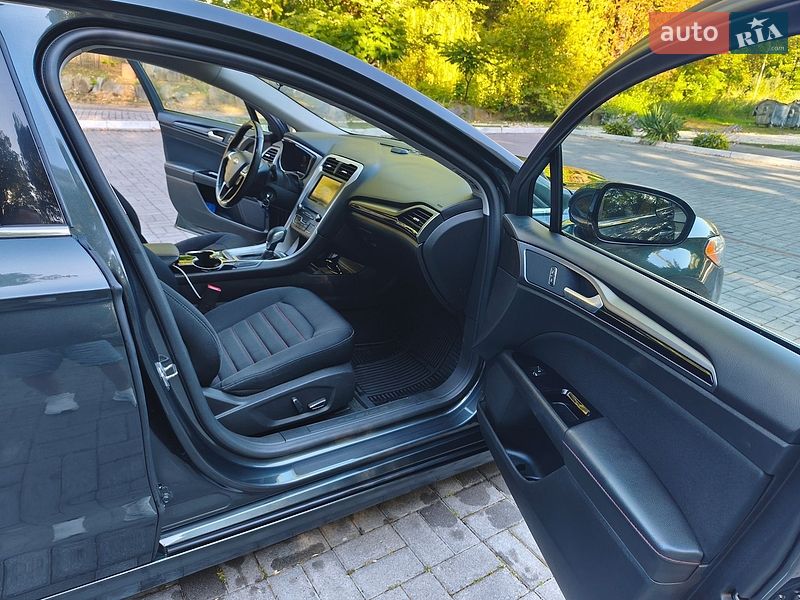 Седан Ford Fusion 2015 в Дрогобыче