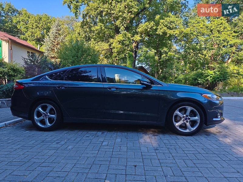 Седан Ford Fusion 2015 в Дрогобыче