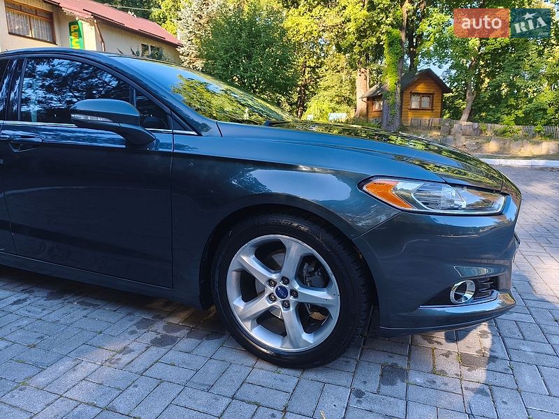 Седан Ford Fusion 2015 в Дрогобыче
