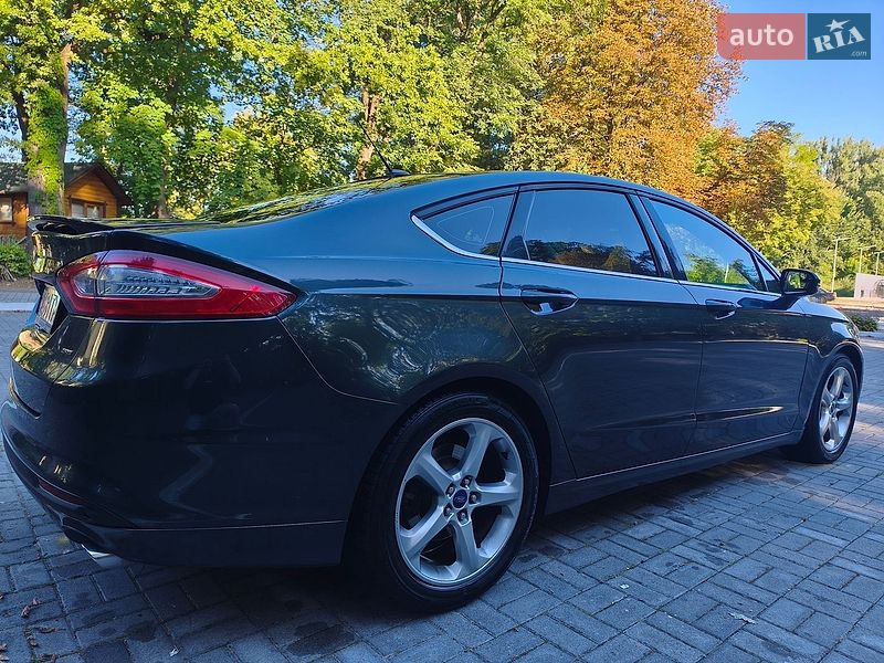 Седан Ford Fusion 2015 в Дрогобыче