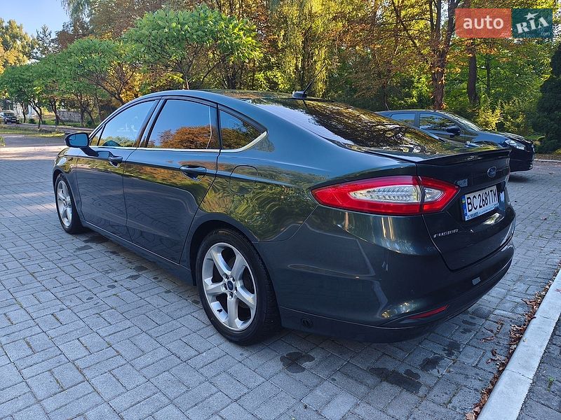 Седан Ford Fusion 2015 в Дрогобыче