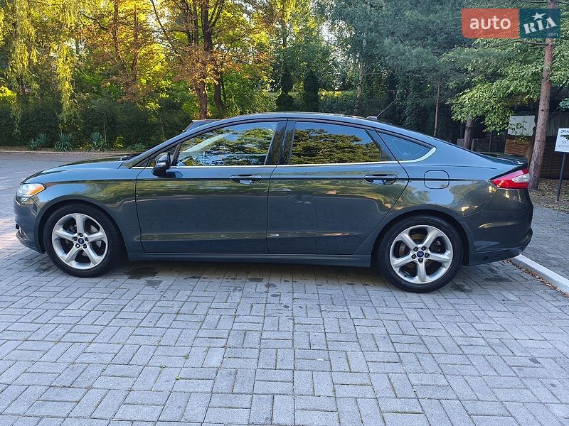 Седан Ford Fusion 2015 в Дрогобыче