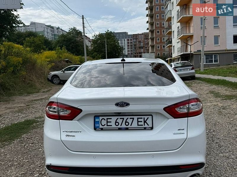 Седан Ford Fusion 2015 в Чернівцях