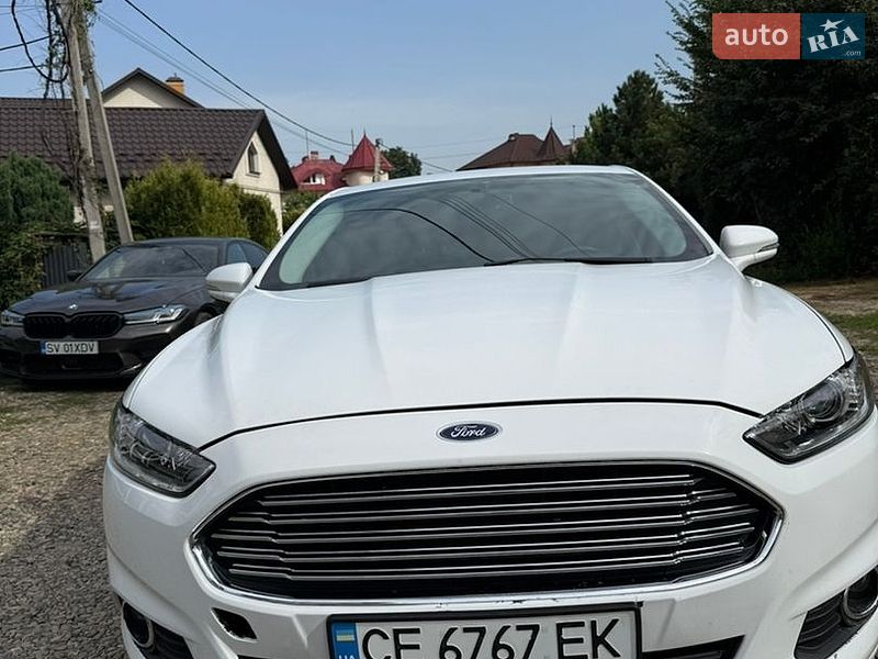 Седан Ford Fusion 2015 в Чернівцях