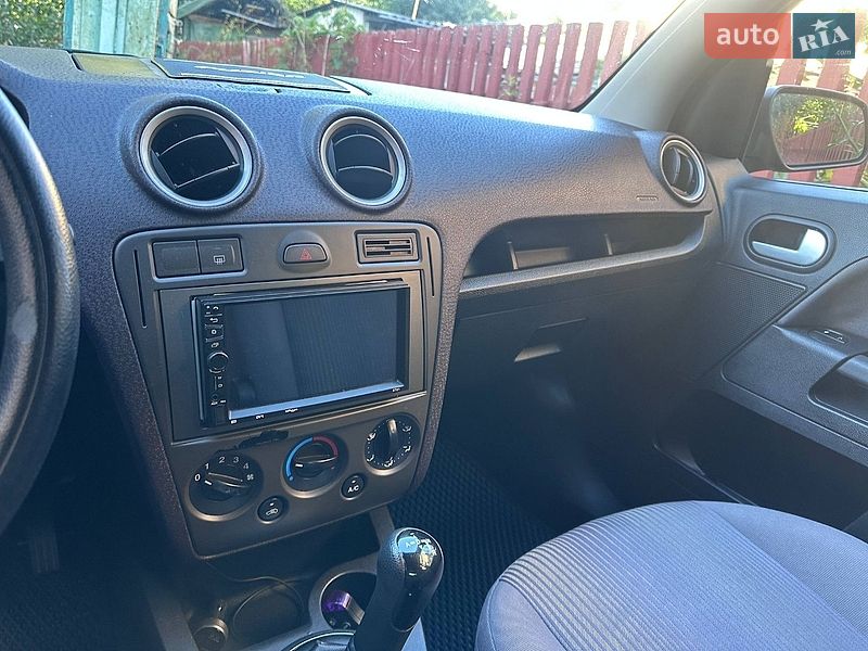 Хетчбек Ford Fusion 2009 в Івано-Франківську