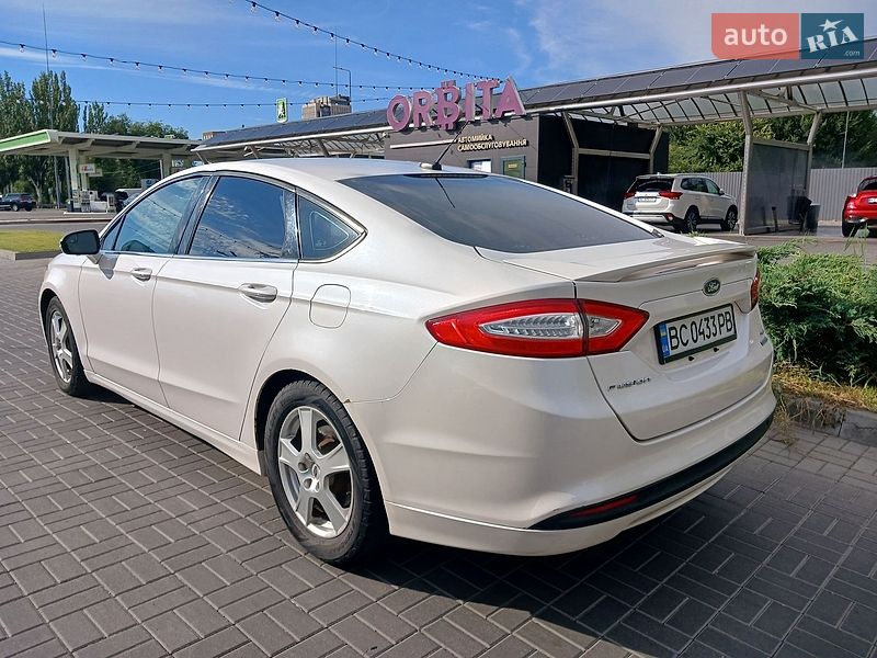 Седан Ford Fusion 2013 в Лозовій