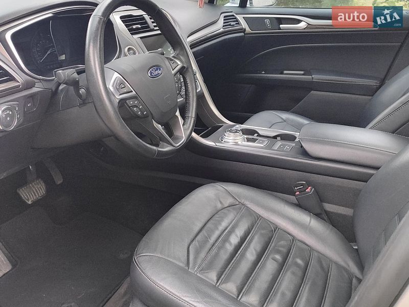 Седан Ford Fusion 2017 в Краснограде