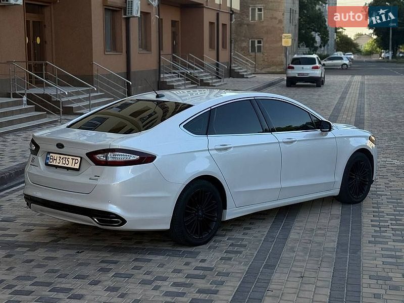 Седан Ford Fusion 2016 в Измаиле