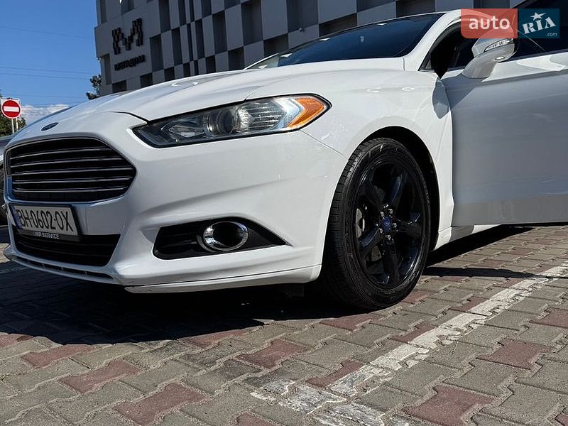 Седан Ford Fusion 2015 в Одесі