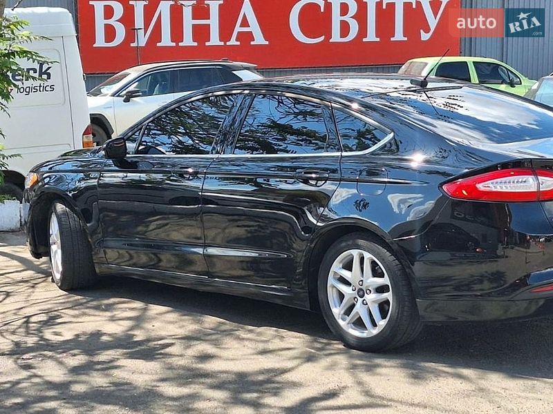 Седан Ford Fusion 2015 в Одесі