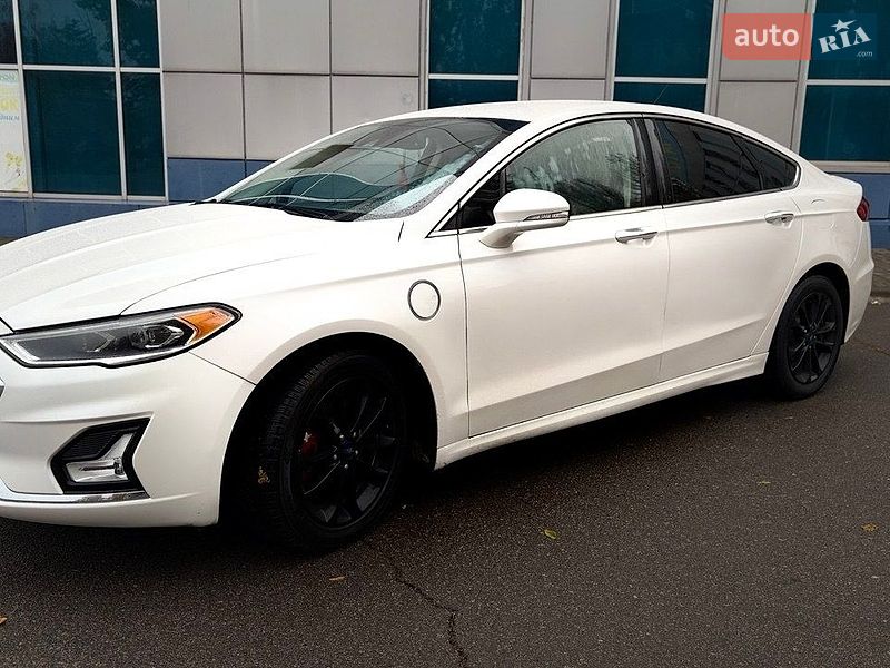 Седан Ford Fusion 2019 в Кривому Розі