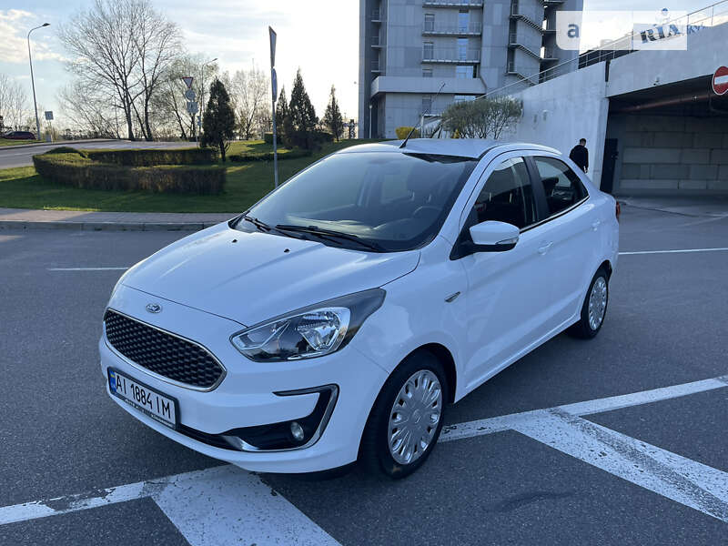 Седан Ford KA