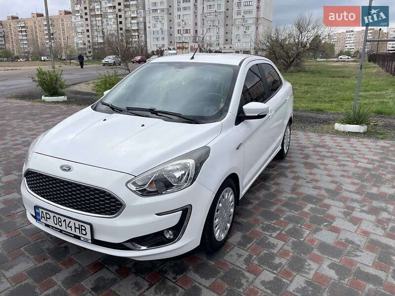 Седан Ford KA