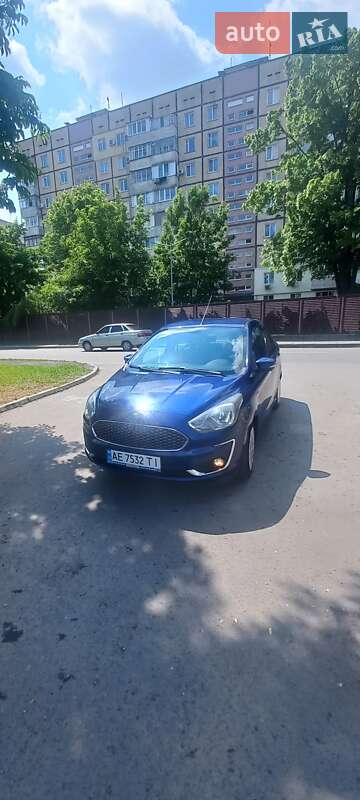 Седан Ford KA