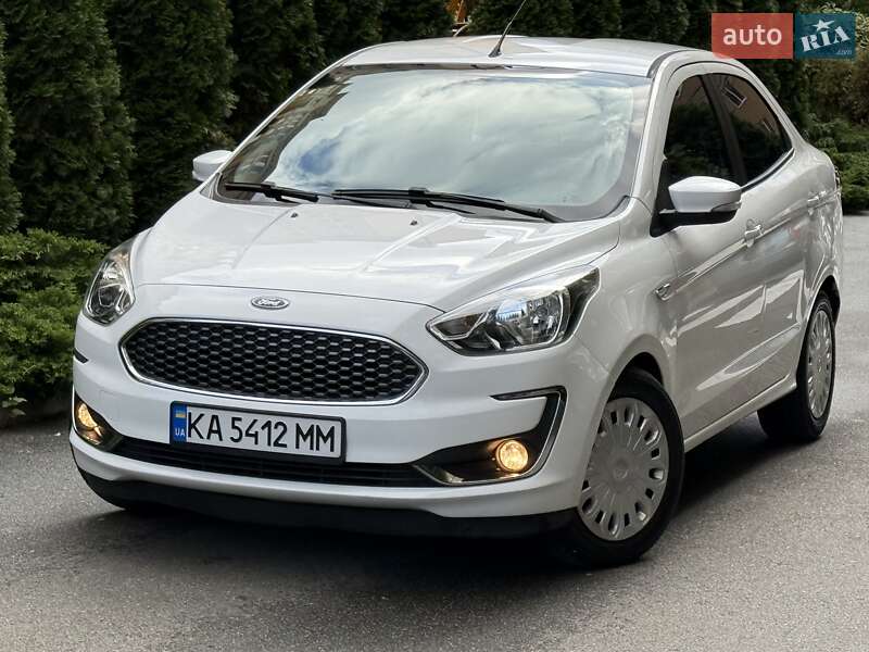 Седан Ford KA