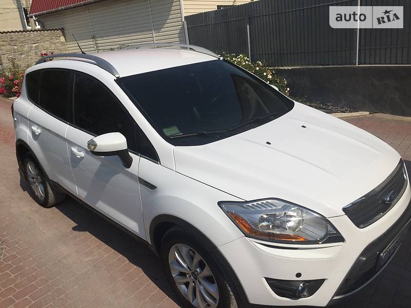 Ford Kuga 2012 года