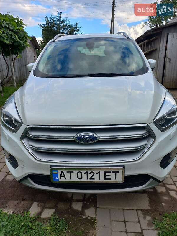 Внедорожник / Кроссовер Ford Kuga