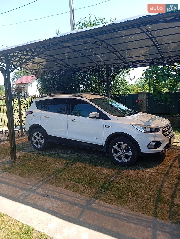 2017 Ford Kuga - фото 1