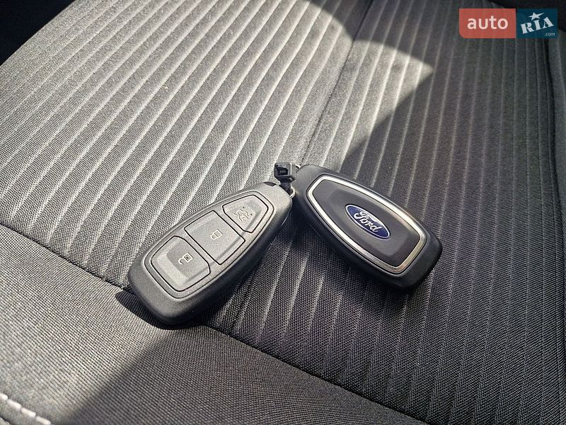 Внедорожник / Кроссовер Ford Kuga 2020 в Львове