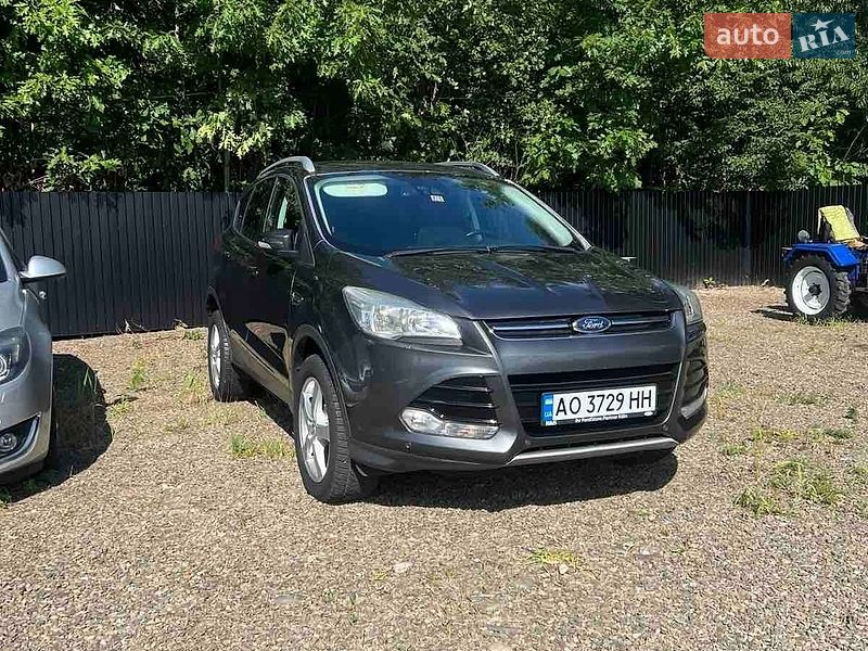 Внедорожник / Кроссовер Ford Kuga 2015 в Хусте