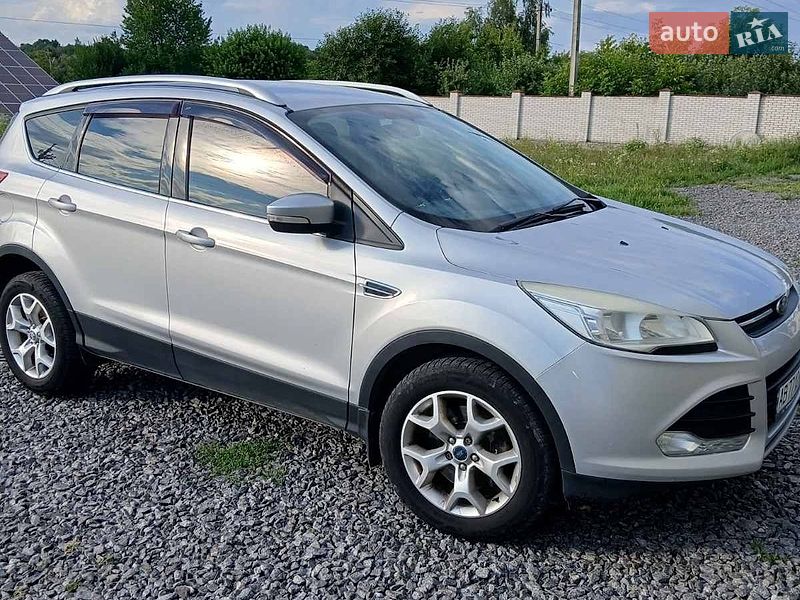 Позашляховик / Кросовер Ford Kuga
