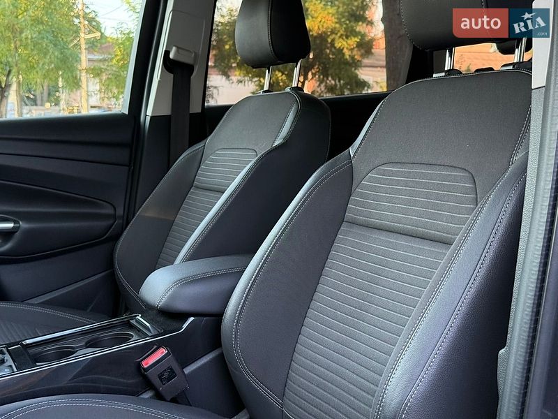 Внедорожник / Кроссовер Ford Kuga 2019 в Николаеве