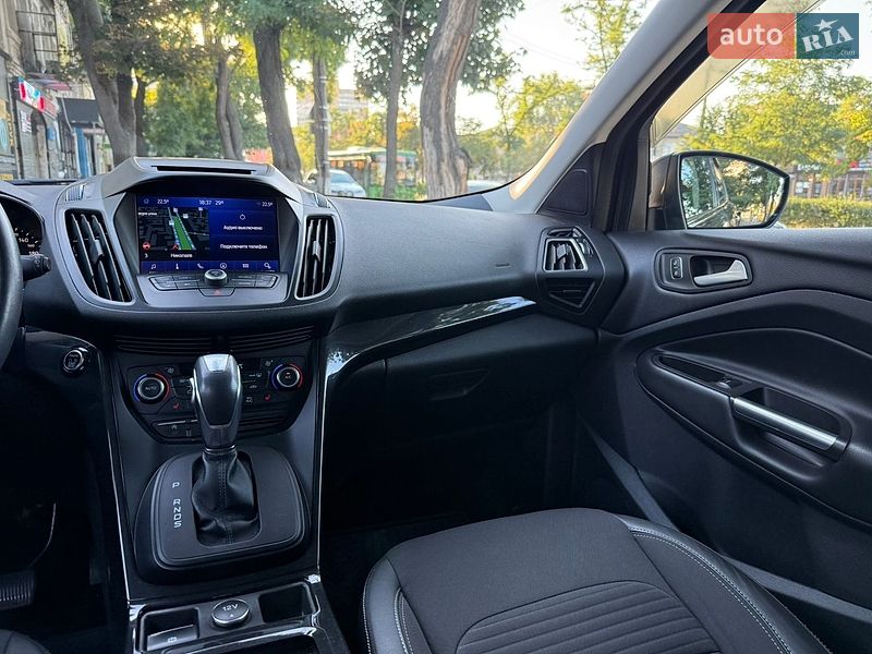Внедорожник / Кроссовер Ford Kuga 2019 в Николаеве